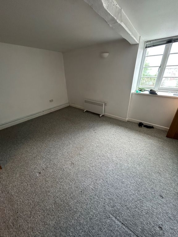 Property photo 3 of 5 Bedroom