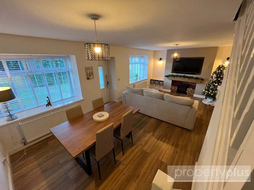 Property photo 2 of 19 Picture No. 11