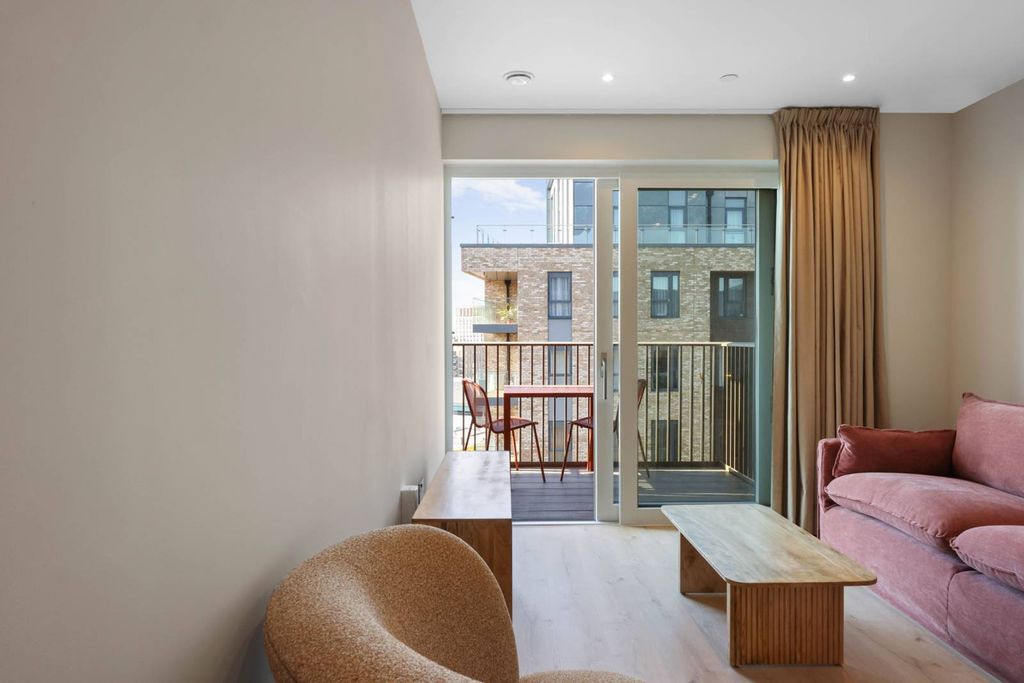 Property photo 1 of 33