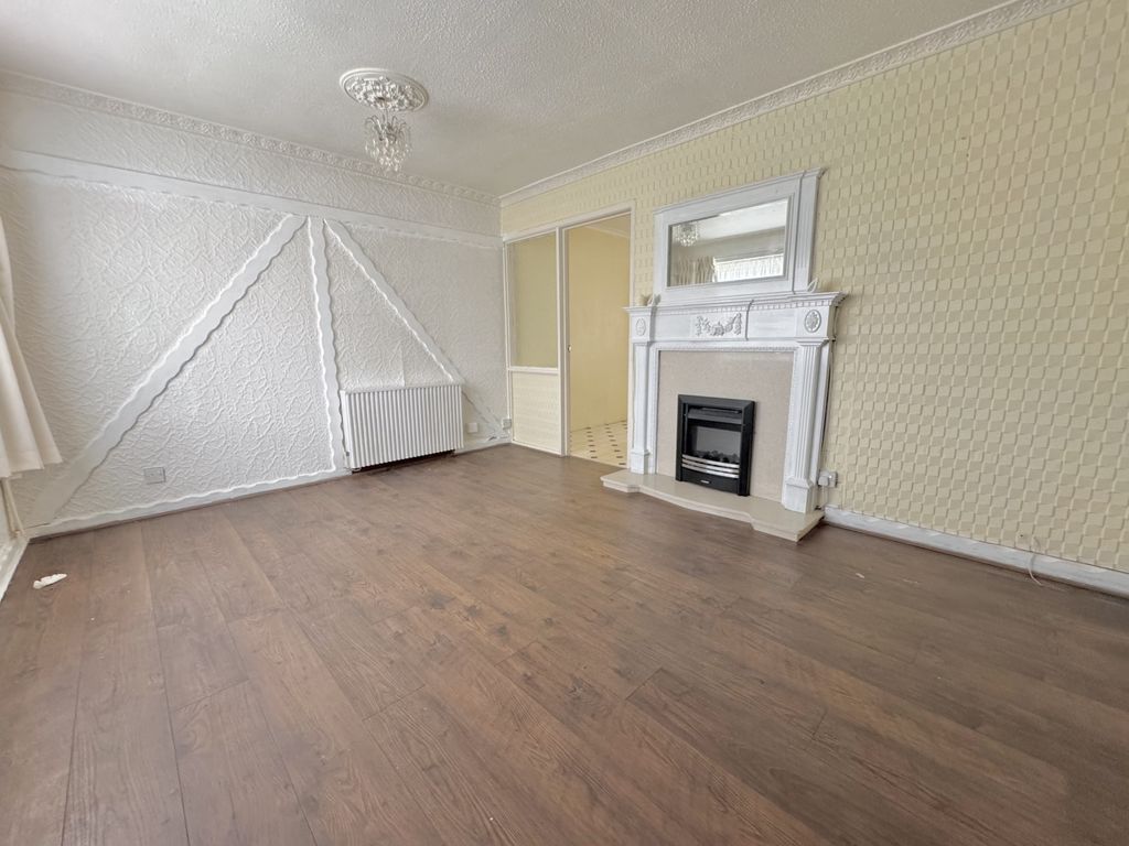 Property photo 3 of 17 Img_8282