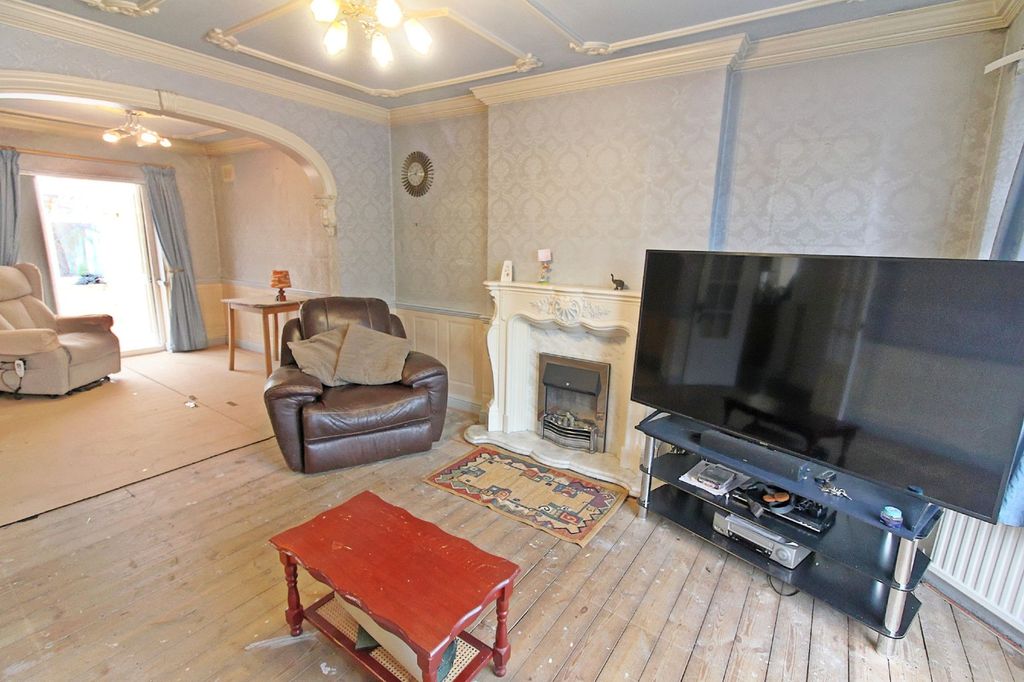 Property photo 3 of 18