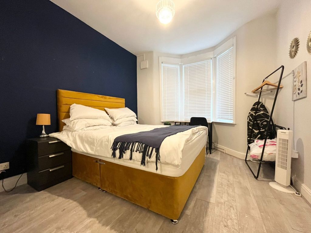 Property photo 1 of 4