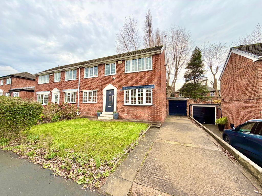 Property photo 1 of 17 External