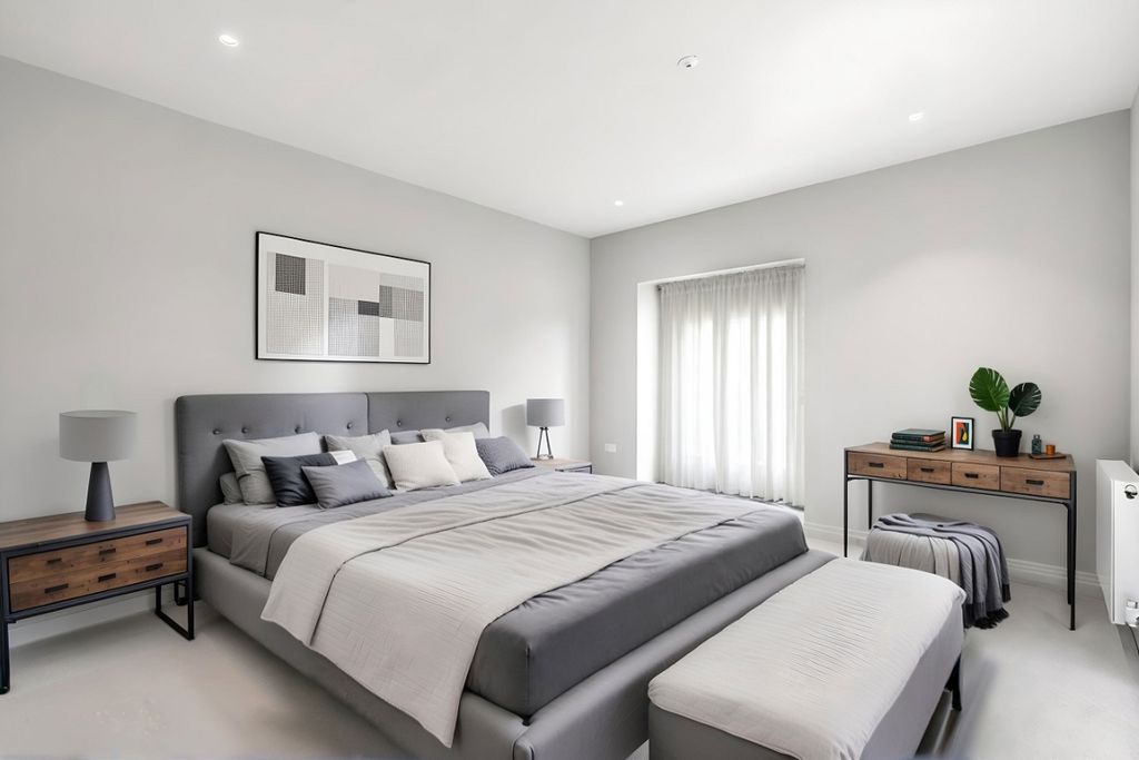 Property photo 3 of 6 4.-Bed-1