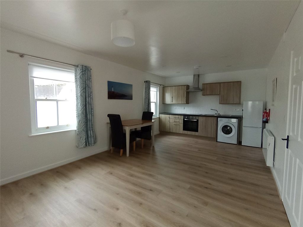 Property photo 3 of 8 Picture No. 35