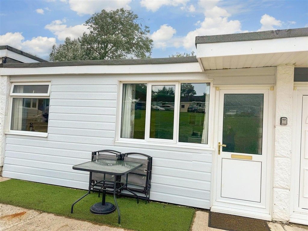 Property photo 2 of 7 Front