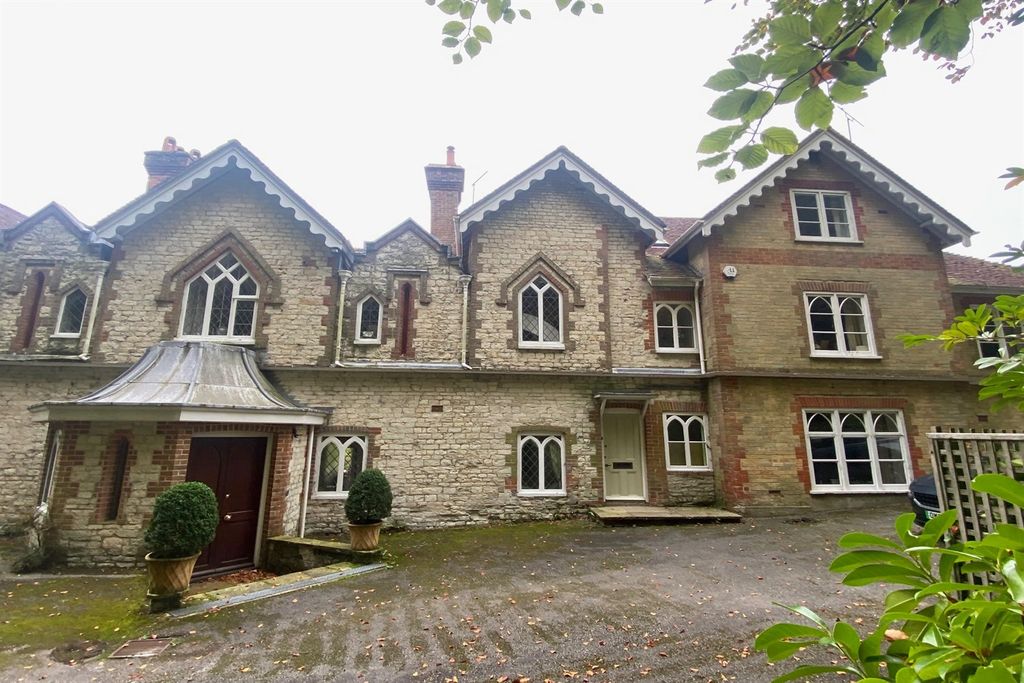 Property photo 1 of 7 (Main)