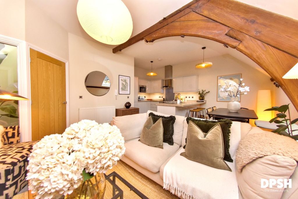 Property photo 2 of 26