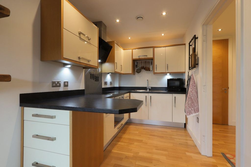 Property photo 1 of 18 Kitchen