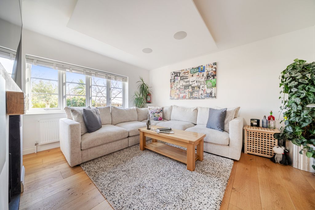 Property photo 3 of 27 Reception