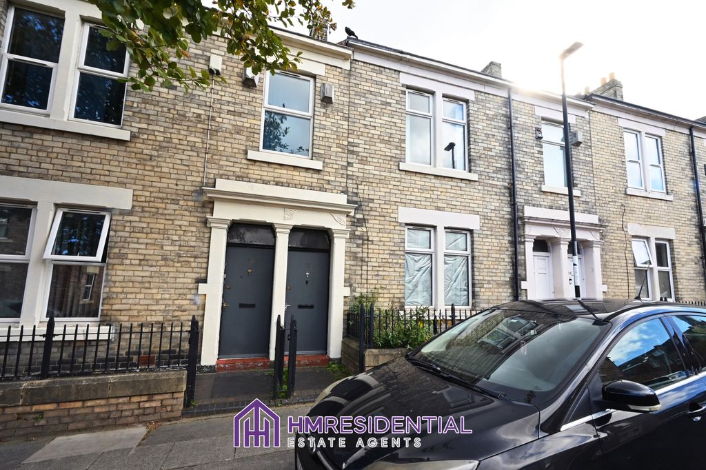 Property photo 1 of 1 2 Bedroom Flat For Rent On Dilston Road, Arthurs Hill, Newcastle Upon Tyne, Tyne And Wear, Ne4 5Aa From 01/10/2026 £850.00 Pcm