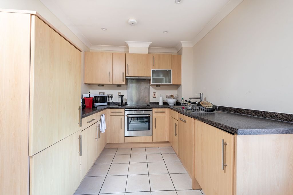 Property photo 3 of 9 Kitchen