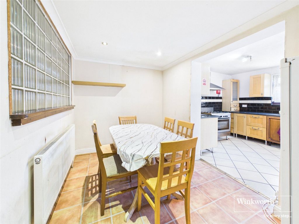 Property photo 3 of 14 Kitchen