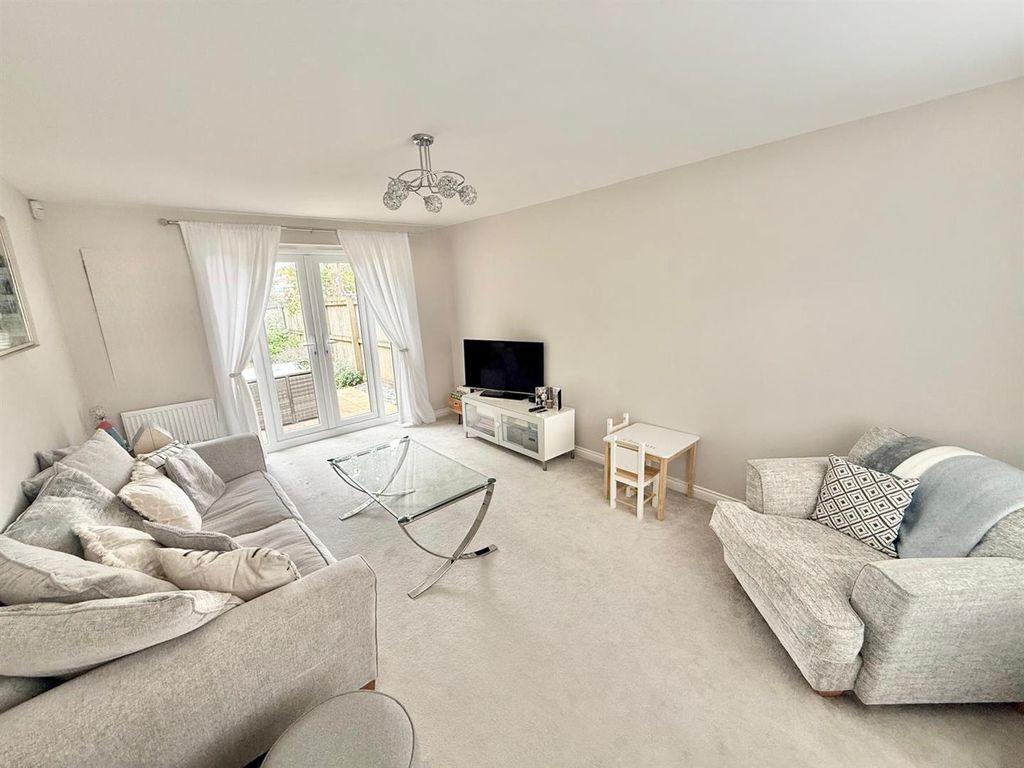 Property photo 3 of 18