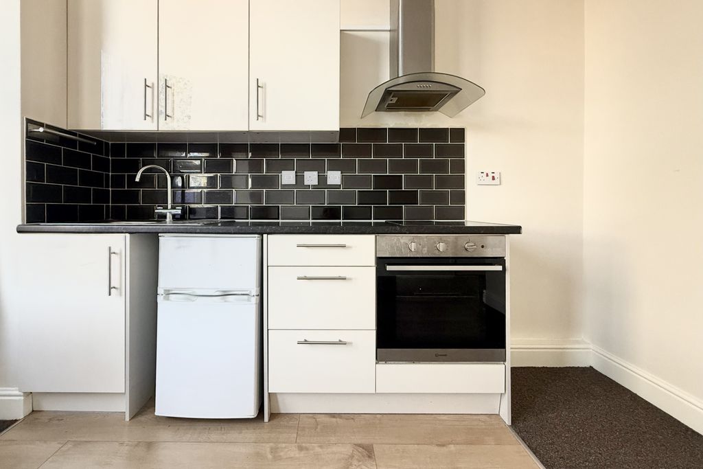 Property photo 3 of 5 3