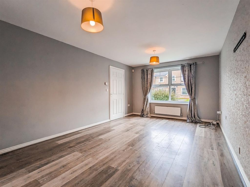 Property photo 3 of 18 Image 2