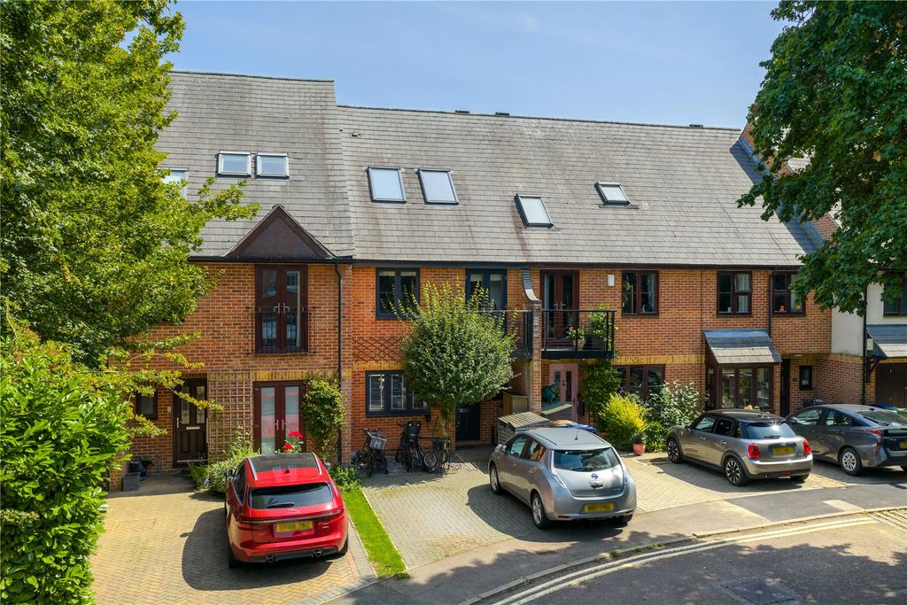 Property photo 1 of 10 Picture No. 02