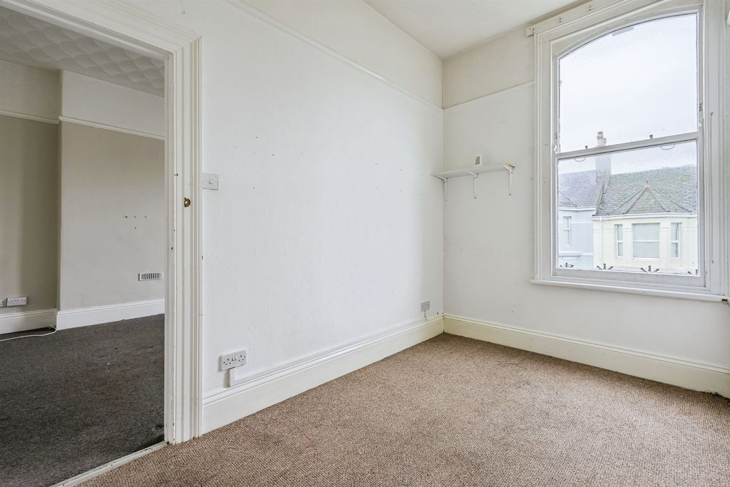 Property photo 3 of 26