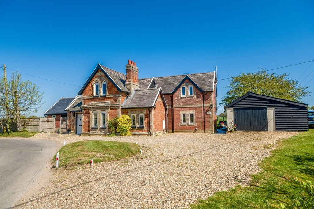 Property photo 1 of 31