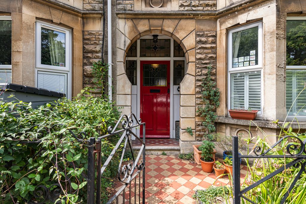 Property photo 3 of 36 Front Entrance