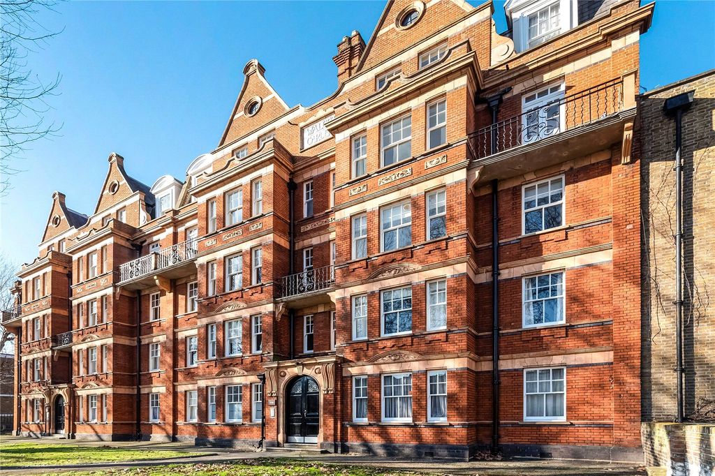 Property photo 2 of 9 Exterior