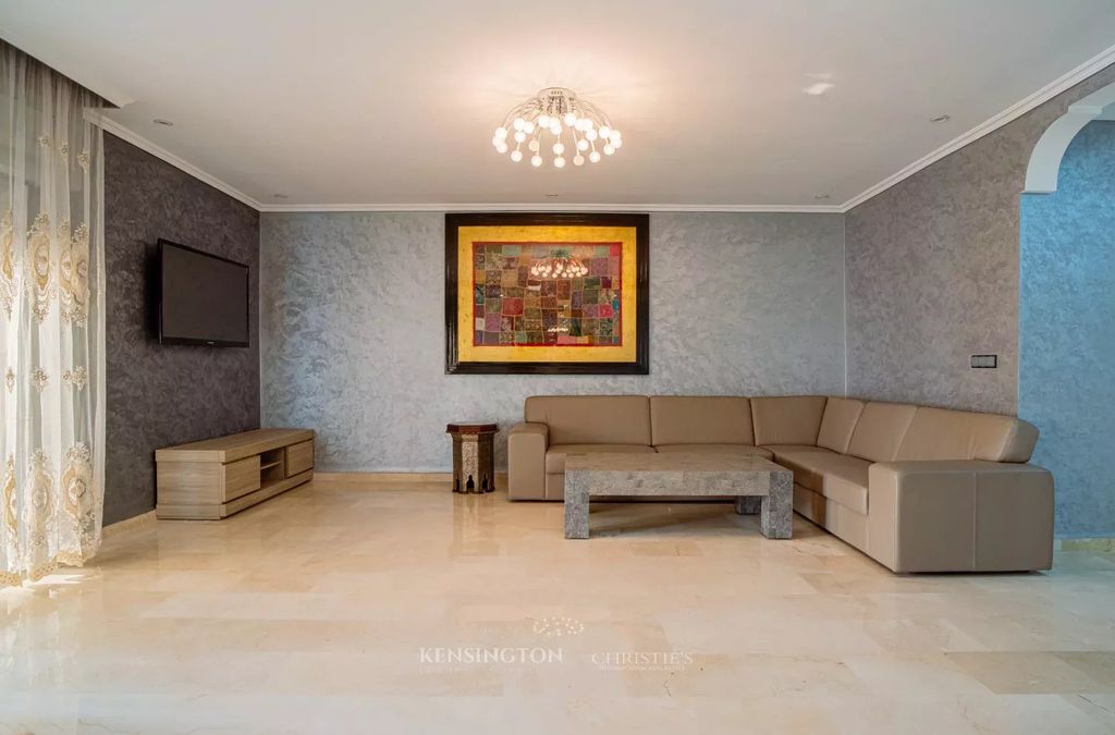 Property photo 1 of 24 Salon 1