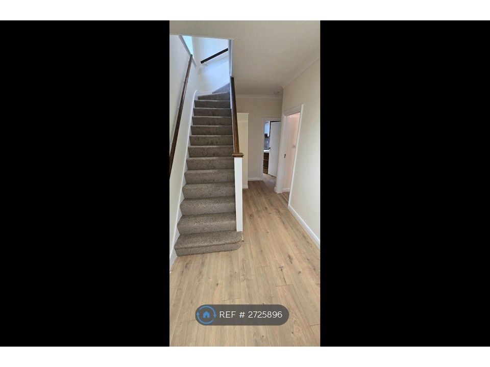 Property photo 2 of 15 Hallway