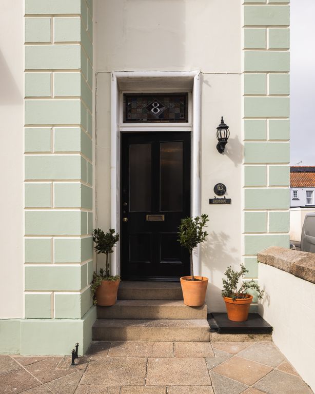 Property photo 3 of 20