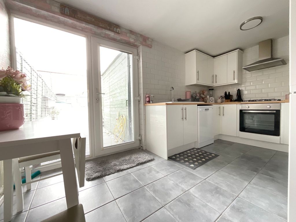 Property photo 3 of 22