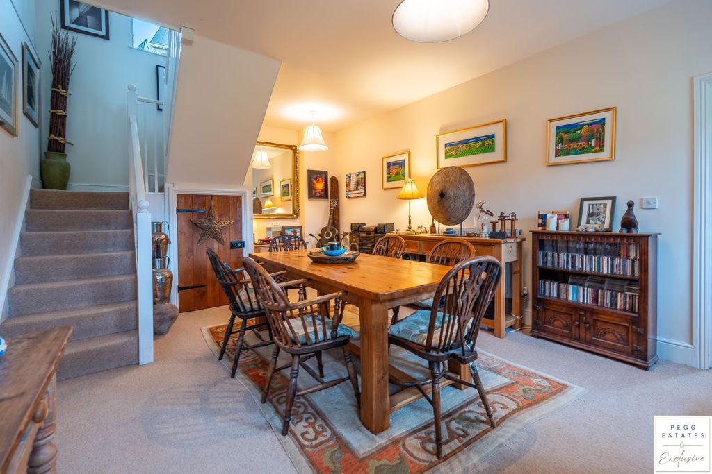 Property photo 3 of 31