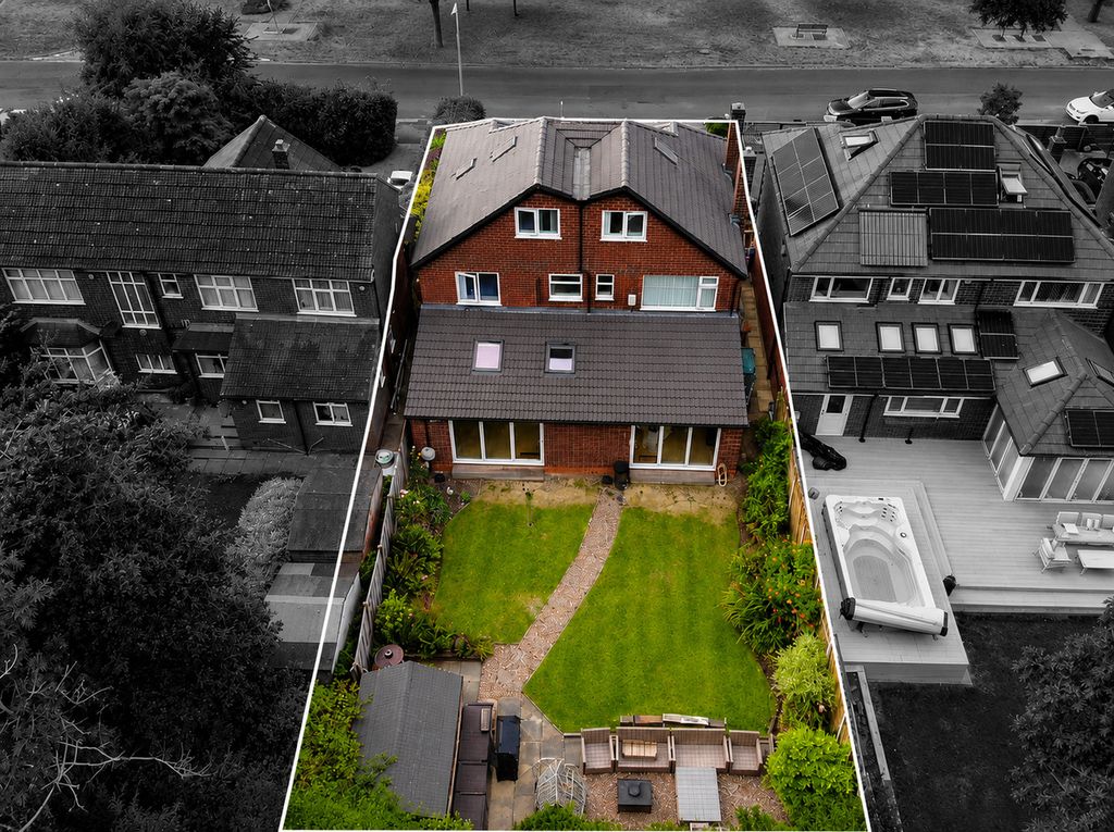 Property photo 3 of 39