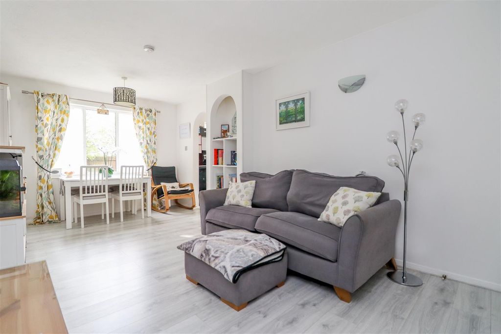 Property photo 2 of 19