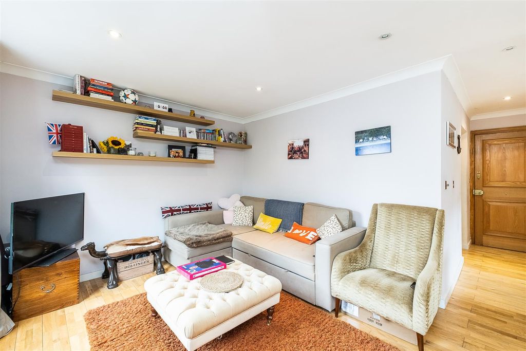 Property photo 1 of 17 Living Space_19-Courtfield-Road_3.Jpg
