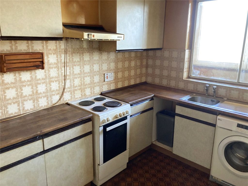 Property photo 3 of 8 Picture No. 06