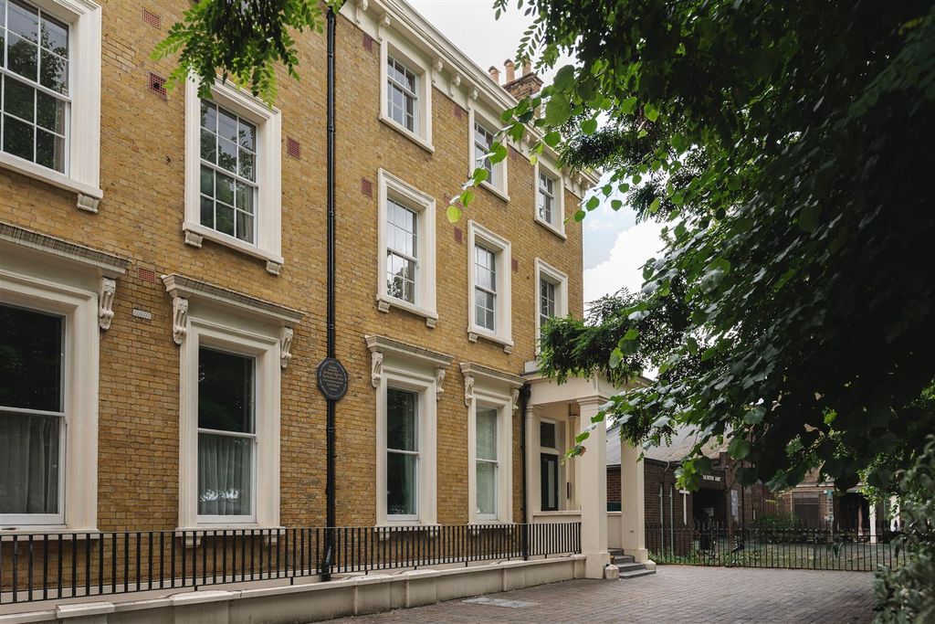Property photo 1 of 21 Lower Clapton Road-3.Jpg