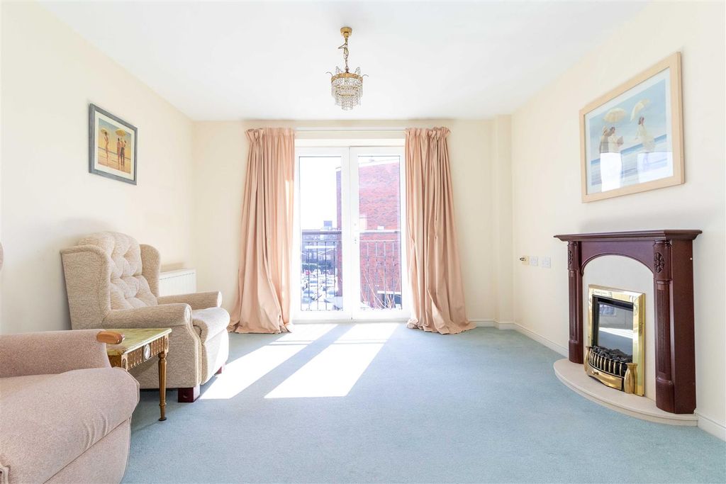 Property photo 1 of 10 Amelia Court-09.Jpg