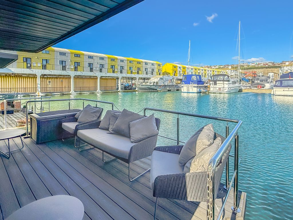 Property photo 1 of 13 Photo #1