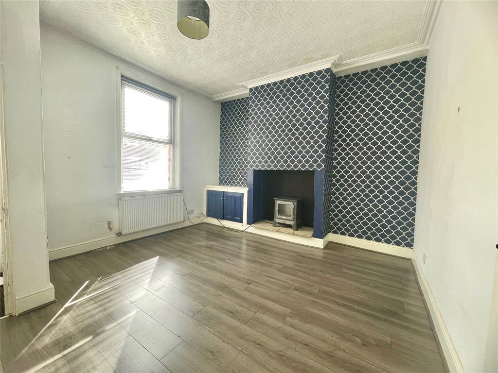 Property photo 2 of 10 Lounge