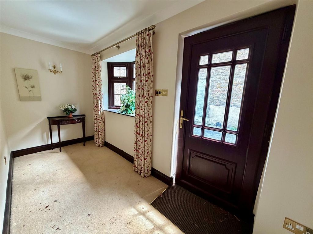 Property photo 2 of 22 111.Jpg