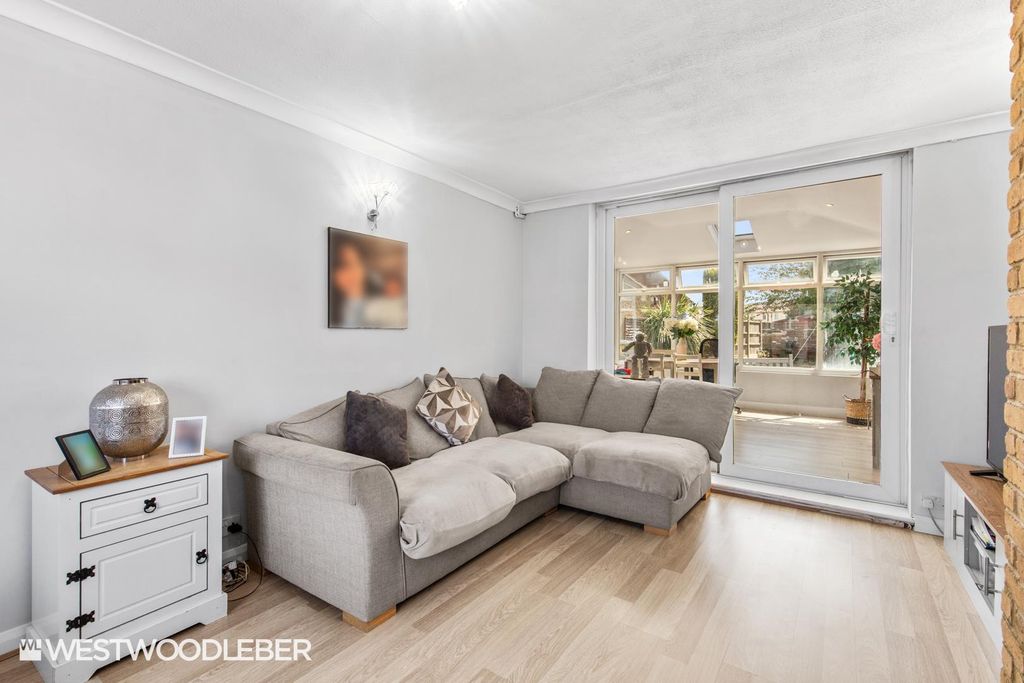 Property photo 3 of 26 Stansteadroad_17.Jpg