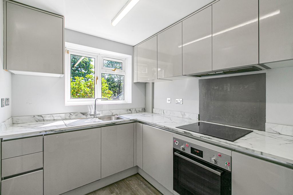 Property photo 3 of 15 Kitchen