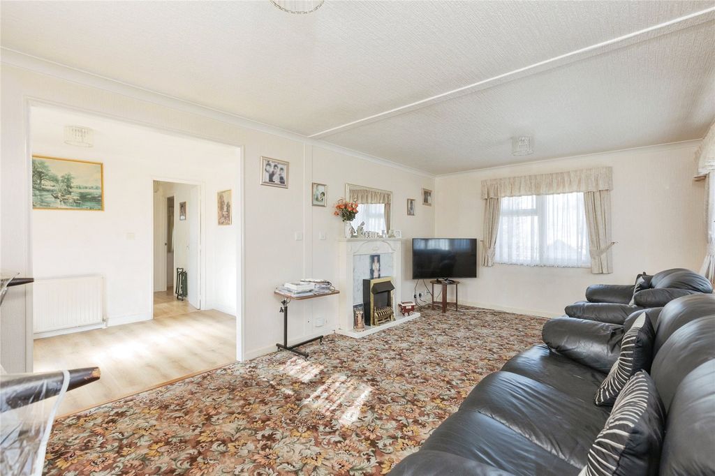 Property photo 2 of 17 Picture No. 11