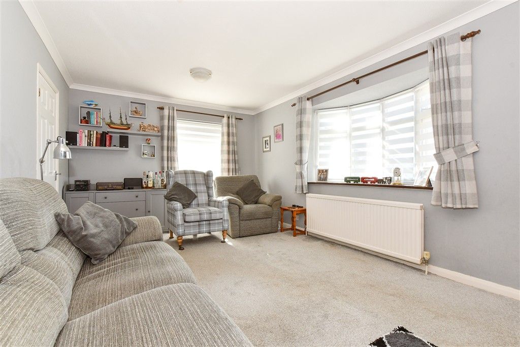 Property photo 2 of 13 Lounge