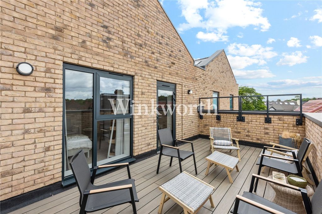 Property photo 1 of 35 Picture No. 32