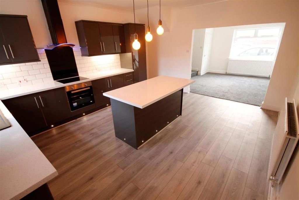 Property photo 2 of 12 Kitchen/Diner