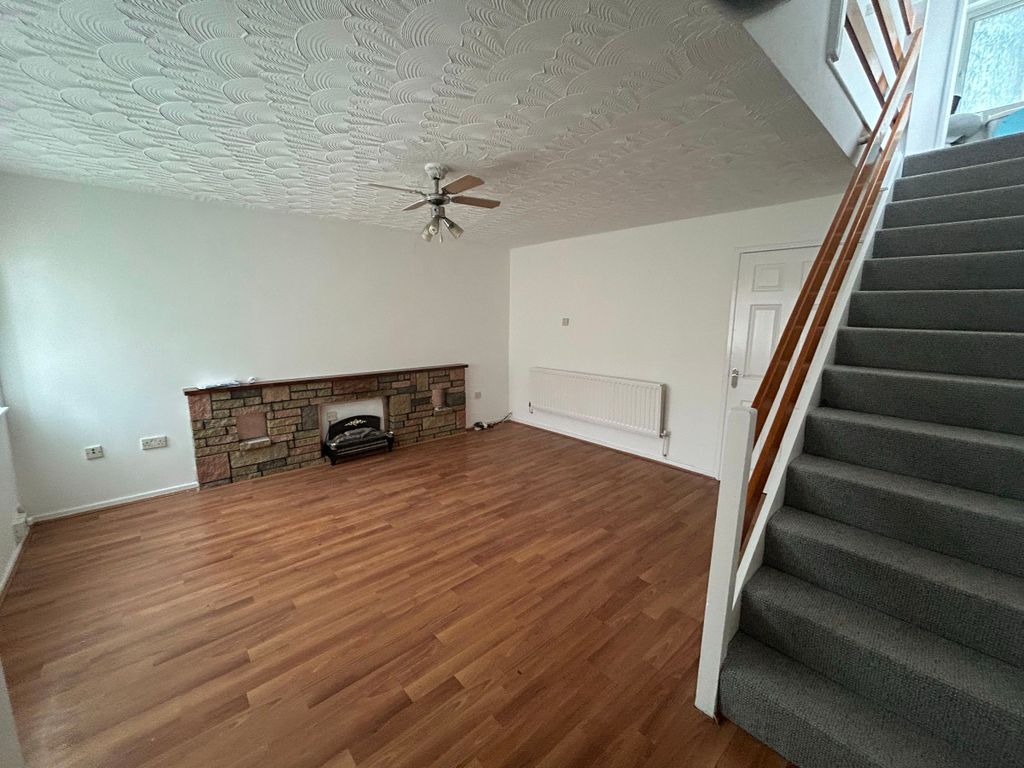 Property photo 2 of 3