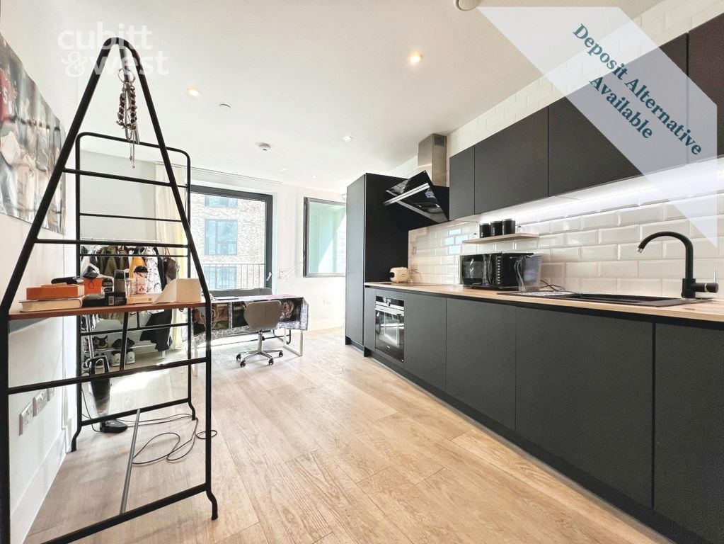 Property photo 1 of 11 Kitchen