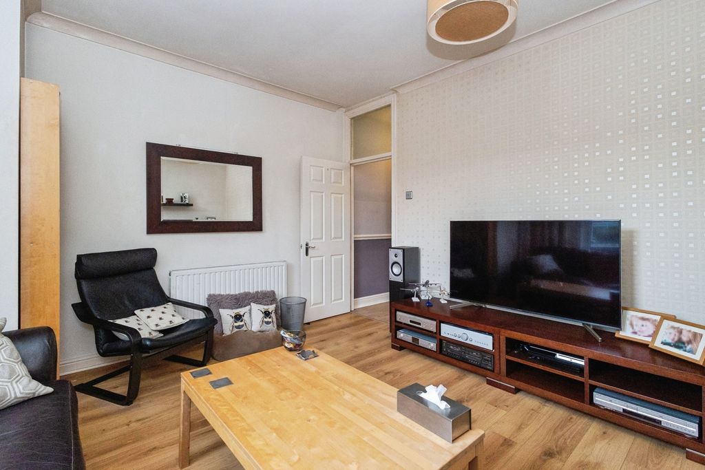 Property photo 3 of 16 Photo