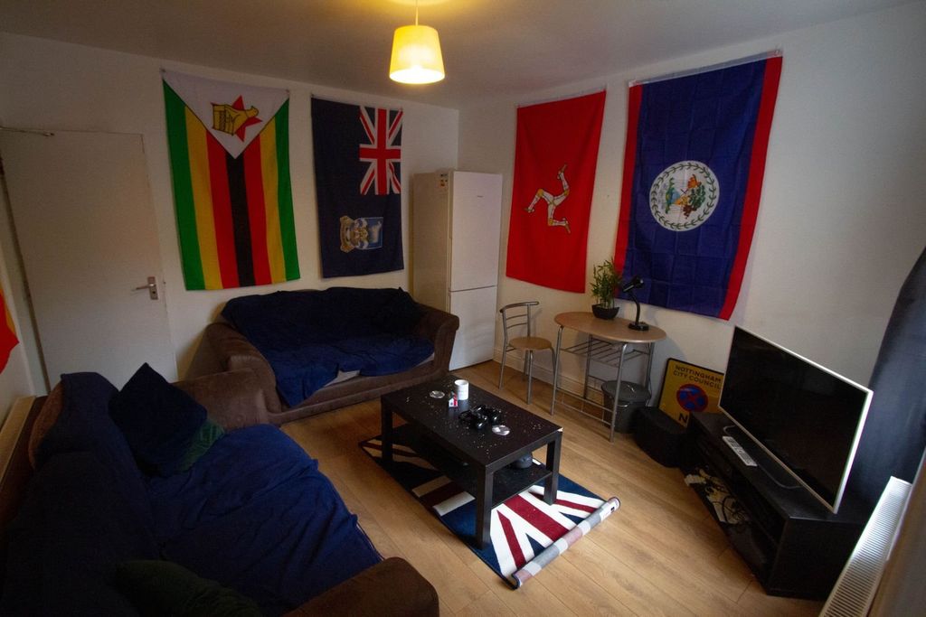 Property photo 3 of 11 Picture No. 02