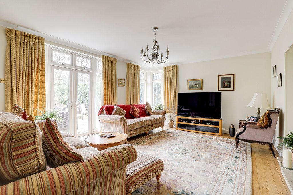 Property photo 2 of 39